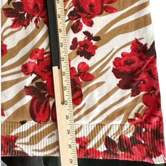 CD Daniels‎ Womens Sweater Size 3X Red Rose Floral Animal Print Faux Cardigan - Picture 7 of 9